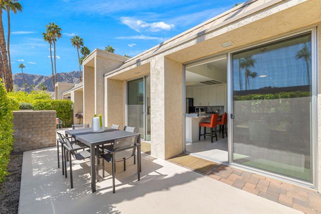 555 W Baristo Road, Palm Springs CA: https://media.crmls.org/mediaz/c98f8db3-1c79-460d-a18d-2ba5120d16ef.jpg
