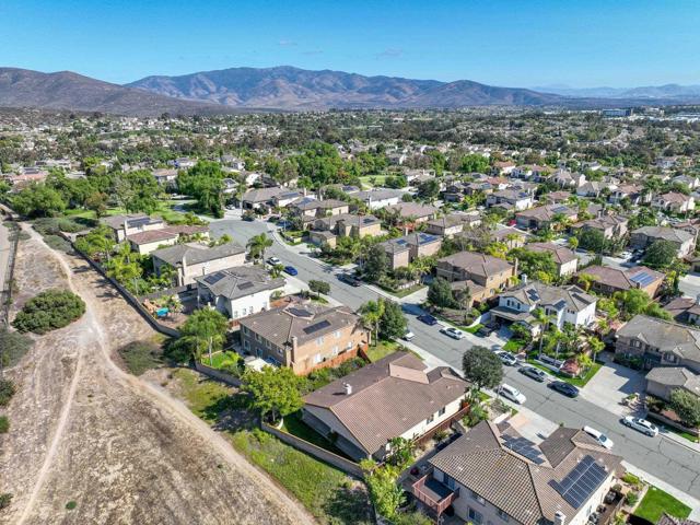 2547 N Trail Court, Chula Vista CA: https://media.crmls.org/mediaz/c98fe1d6-b0f7-4cd3-82fc-f1ce9124c0e9.jpg