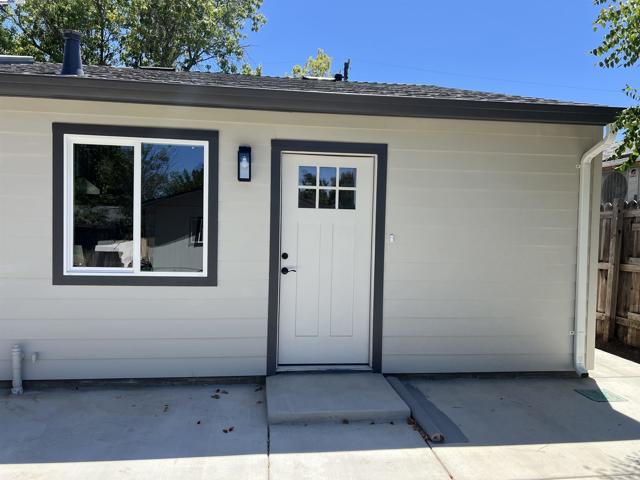 2559 Lynn Ave, Concord CA: https://media.crmls.org/mediaz/c990314d-1ea9-4ccf-8f01-daba15b97198.jpg