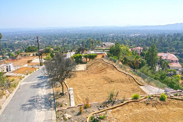 3017 Zane Grey Terrace, Altadena CA: https://media.crmls.org/mediaz/c9906c88-dda3-47ee-bd60-07e5da43a222.jpg