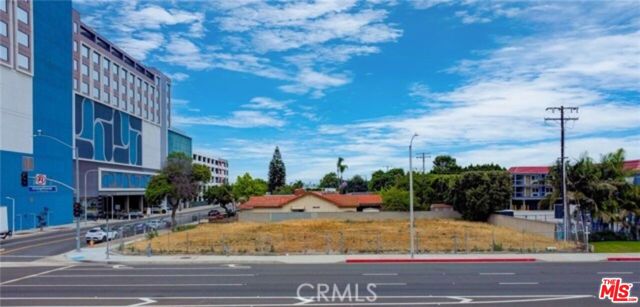 7911 Orangethorpe Avenue, Buena Park CA: https://media.crmls.org/mediaz/c990961f-aeab-4380-bfe7-39943fc7d561.jpg