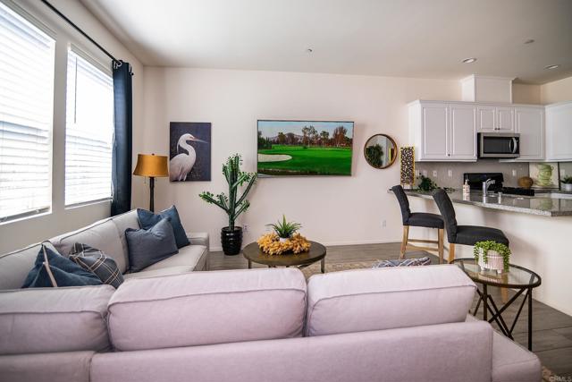 Detail Gallery Image 2 of 28 For 1291 Camino Carmelo #148,  Chula Vista,  CA 91913 - 3 Beds | 2/1 Baths