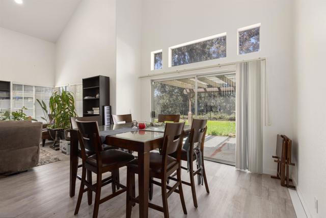 43075 Corte Fresca, Temecula CA: https://media.crmls.org/mediaz/c992e58f-ea45-45ac-a759-6ace24a14007.jpg