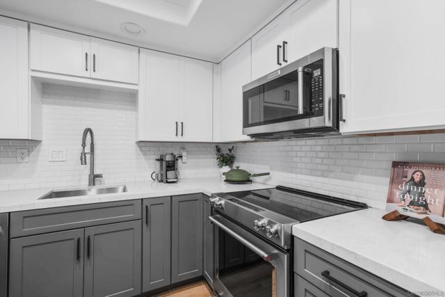 528 Via De La Valle, Solana Beach CA: https://media.crmls.org/mediaz/c99348ed-4d3c-4beb-a8e4-82868e9fc9c7.jpg