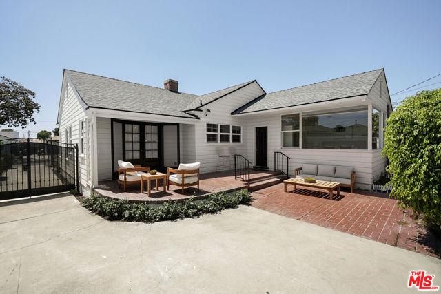 3860 Hepburn Avenue, Los Angeles CA: https://media.crmls.org/mediaz/c993733d-0dd2-461a-b440-fc7f10579999.jpg