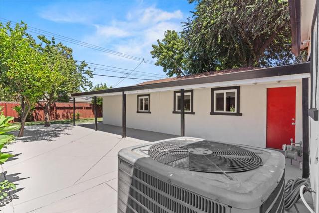 3803 22nd Avenue, Sacramento CA: https://media.crmls.org/mediaz/c993e6f5-10bb-48b5-8eb8-c896ba995132.jpg
