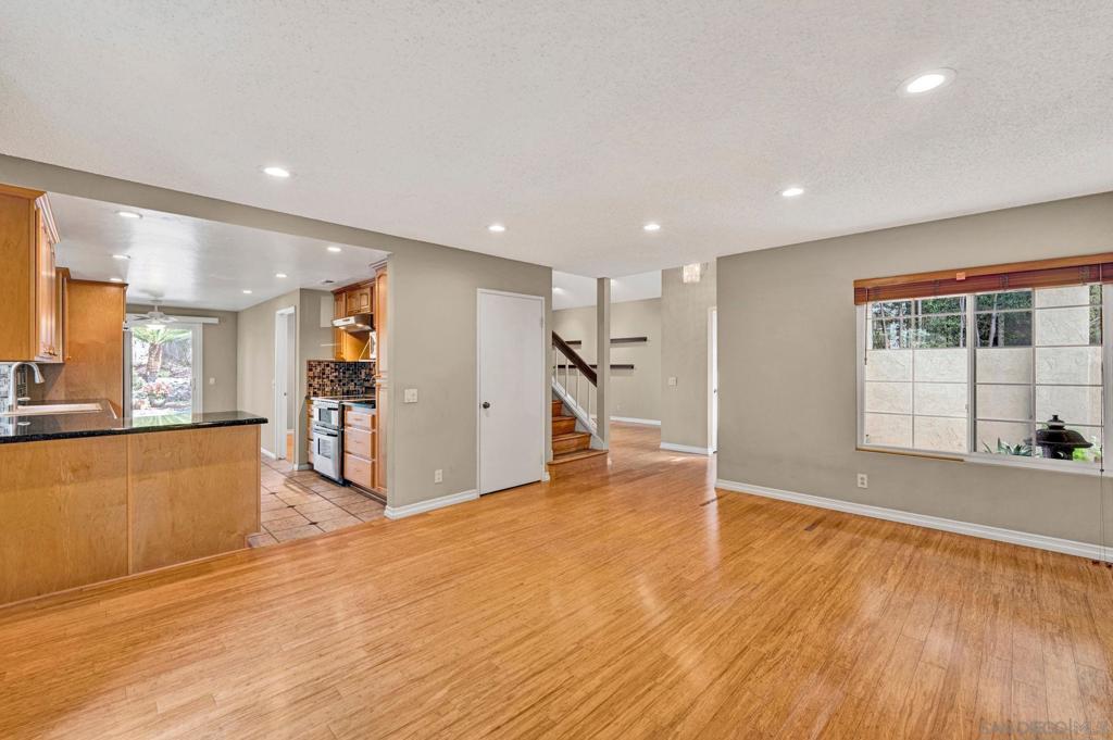 MLS #250041383SD image #9