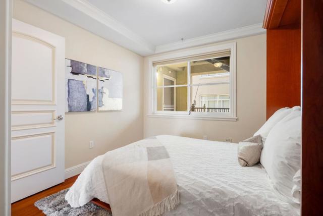 720 Stockton Street, San Francisco CA: https://media.crmls.org/mediaz/c9946819-beb5-48b7-9c57-95dc055fc0be.jpg