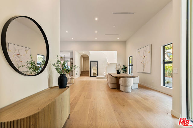 1401 N Bundy Drive, Los Angeles CA: https://media.crmls.org/mediaz/c9966db2-51c0-479d-aa66-712657a2589b.jpg