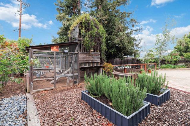 1881 Wellesley Drive, Thousand Oaks CA: https://media.crmls.org/mediaz/c9971797-1ebf-4816-bbaf-9c3069be7499.jpg