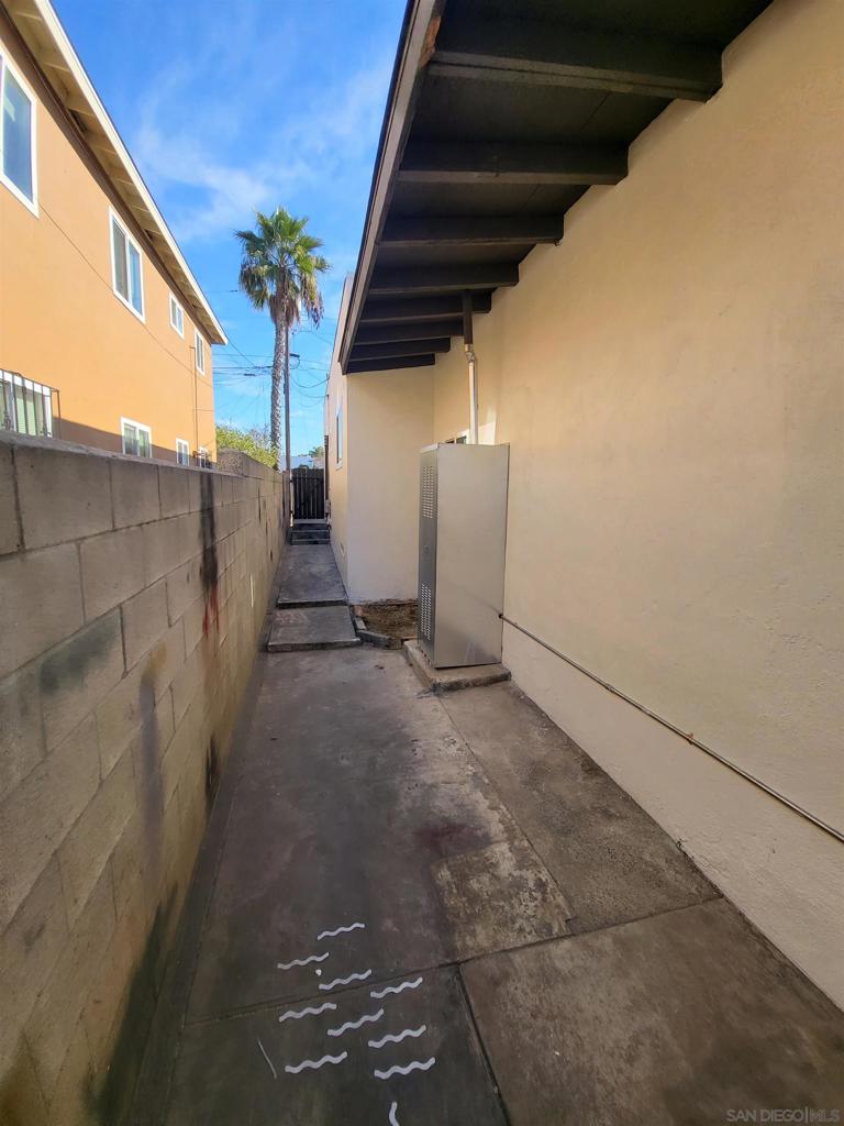 MLS #250032799SD image #36