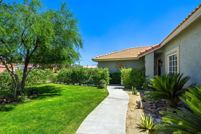31465 Whispering Palms Trail, Cathedral City CA: https://media.crmls.org/mediaz/c998ce47-f2f4-4b50-b7c5-871d30c38f47.jpg