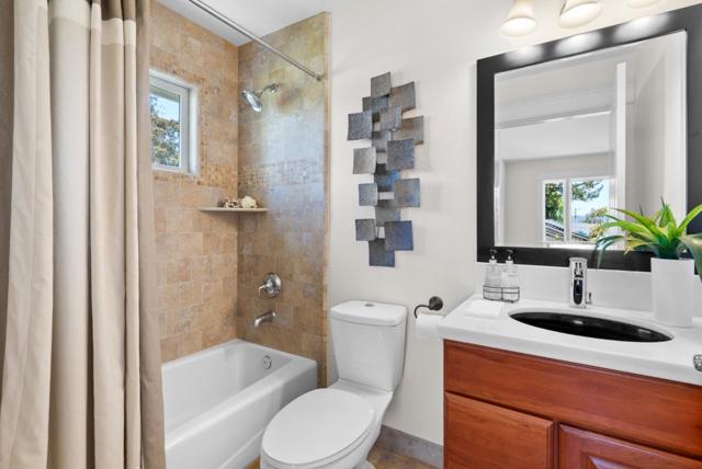 422 Mccormick Avenue, Capitola CA: https://media.crmls.org/mediaz/c99947c2-2558-43c8-b152-553e64e45e64.jpg