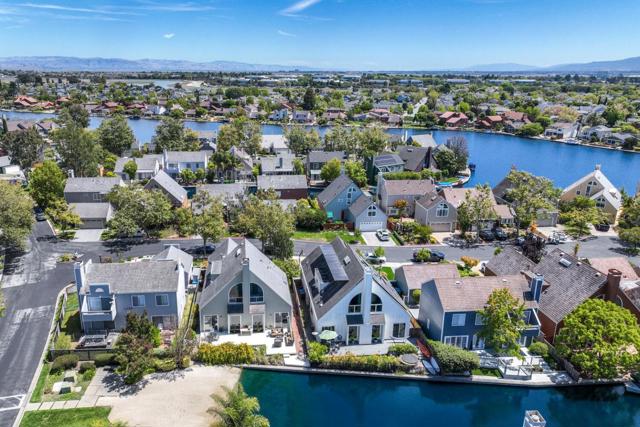 604 Waterbury, Foster City CA: https://media.crmls.org/mediaz/c99aa266-cde6-4f12-af59-bb1dff5a96aa.jpg