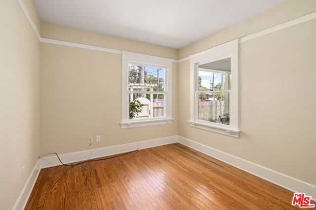 839 Milwood Avenue, Venice CA: https://media.crmls.org/mediaz/c99ac097-9e8b-4000-9433-c14bbe615a3e.jpg