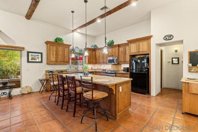 40760 Old Highway 80, Boulevard CA: https://media.crmls.org/mediaz/c99b3a18-264f-44af-b908-6eadddf09f20.jpg