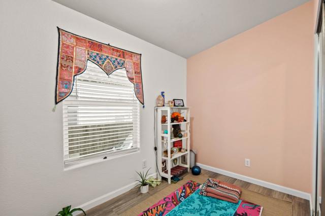 3320 Del Monte Boulevard, Marina CA: https://media.crmls.org/mediaz/c99b3ee7-55b1-4bbe-87b7-1d297dea0c47.jpg