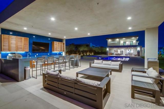 2885 Gate Three Place, Chula Vista CA: https://media.crmls.org/mediaz/c99bcda0-94ab-4ba8-8816-852c44ea115e.jpg