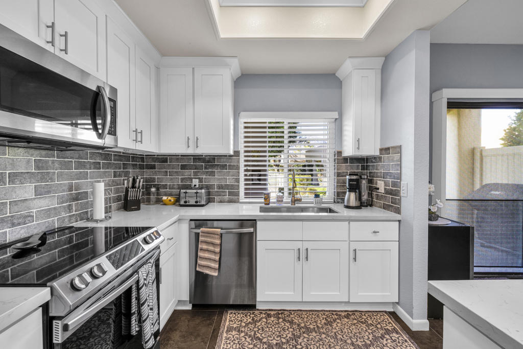 MLS #219137485DA image #12