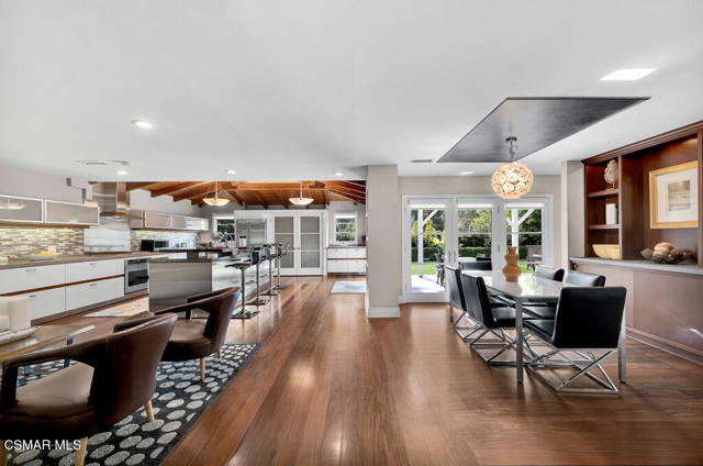 Kitchen/Dining Area