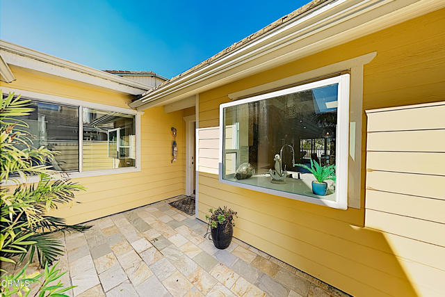 4531 Costa De Oro, Oxnard CA: https://media.crmls.org/mediaz/c99d34bd-6040-4d1d-a2c2-8da41416cd38.jpg
