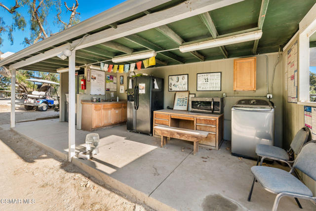 11270 Dominica Avenue, Lakeview Terrace CA: https://media.crmls.org/mediaz/c99d47bd-4057-410b-954b-f5fa18874c5d.jpg