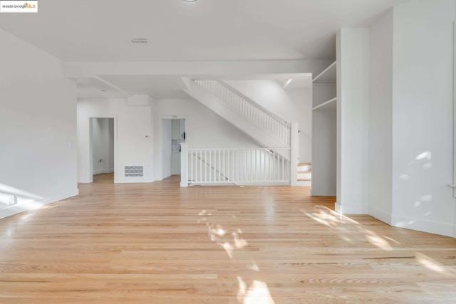 1238 12Th St, Oakland CA: https://media.crmls.org/mediaz/c99d7026-82b9-44fb-8ebf-42c880b6271e.jpg