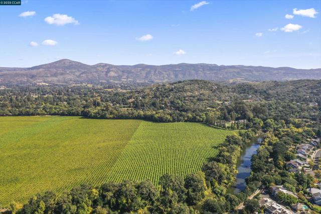 2761 Elks Way, Napa CA: https://media.crmls.org/mediaz/c99dd98d-fd85-4745-a7b2-cf4617695030.jpg