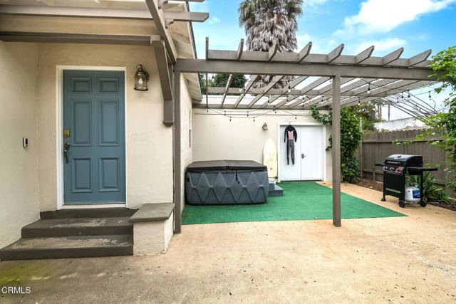 238 W Center Street, Ventura CA: https://media.crmls.org/mediaz/c99f00c4-9dc6-4c33-b19f-8c2fc34b08b1.jpg