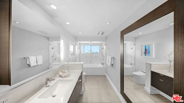 966 Bluegrass Lane, Los Angeles CA: https://media.crmls.org/mediaz/c99f495f-7354-451b-8de4-5f2fb6ab7e85.jpg