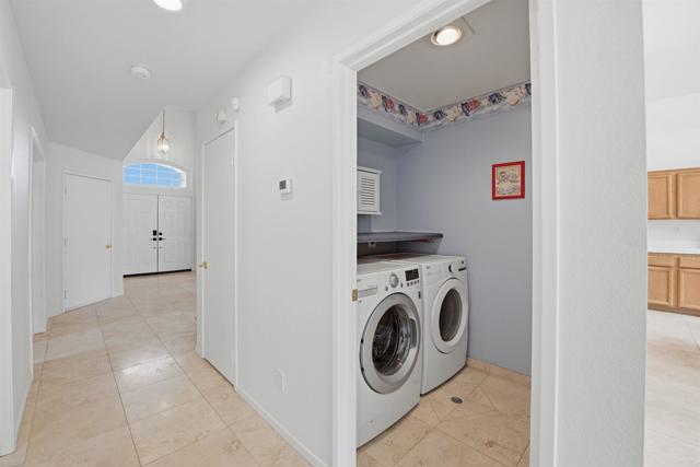 Detail Gallery Image 18 of 31 For 1247 Sunglow, Oceanside,  CA 92057 - 5 Beds | 3 Baths