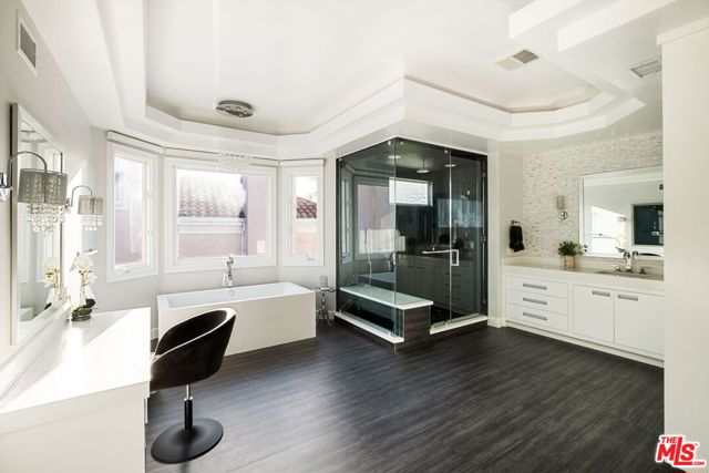 6 Bed Home for Sale in Calabasas, California