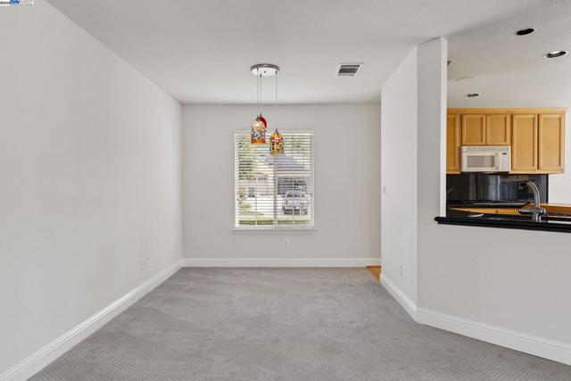 143 Shelterwood Ln, Danville CA: https://media.crmls.org/mediaz/c9a05025-9c99-45a0-a656-84be7c648b46.jpg