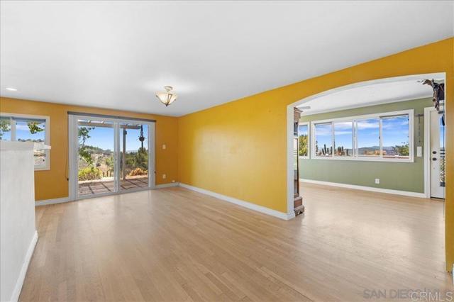 30727 Rolling Hills Drive, Valley Center CA: https://media.crmls.org/mediaz/c9a086e2-ec9d-4771-9e5e-89e6978f46a4.jpg