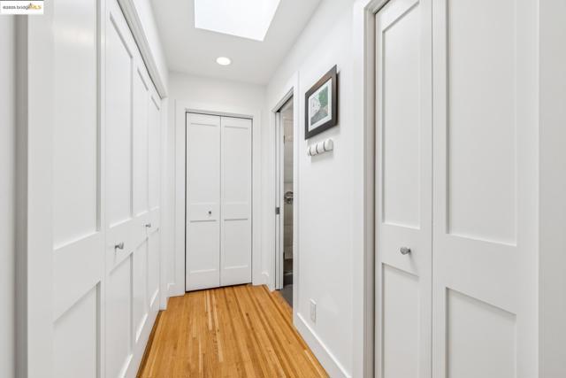 714 Evelyn Ave, Albany CA: https://media.crmls.org/mediaz/c9a0cc28-8e88-4352-b5a3-0fdda5ac8b71.jpg
