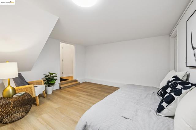 904 41st St, Oakland CA: https://media.crmls.org/mediaz/c9a1d2f5-6e2b-4b77-8bfe-9857dae94862.jpg