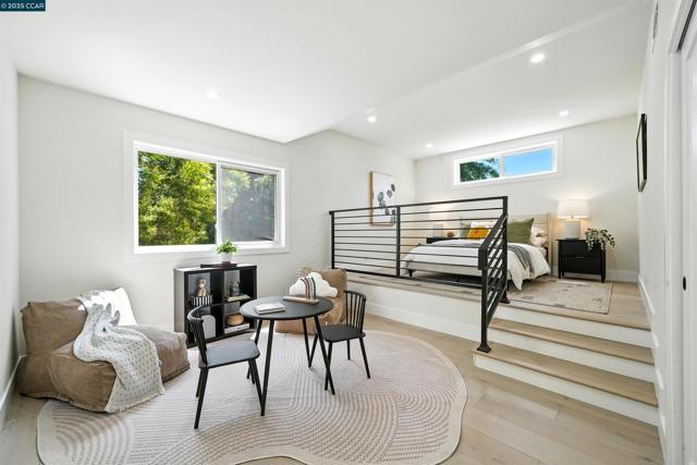 31 Junewood Ct, Danville CA: https://media.crmls.org/mediaz/c9a3406d-7370-4c5b-b951-96e3cd1ee930.jpg
