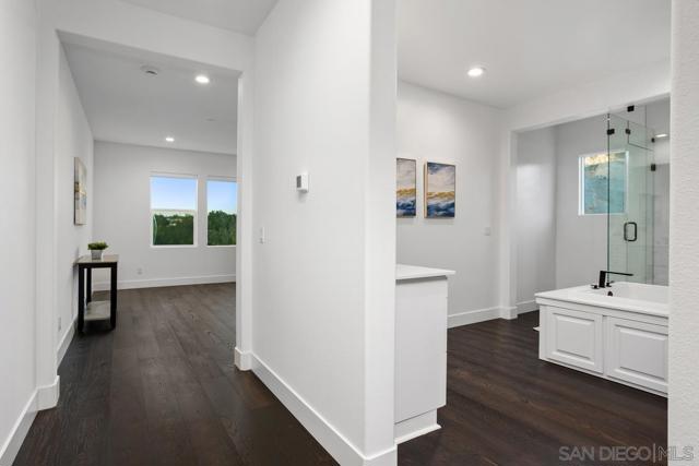 2807 California Poppy Street, Escondido CA: https://media.crmls.org/mediaz/c9a38ac3-c9a1-4825-a623-991126028098.jpg