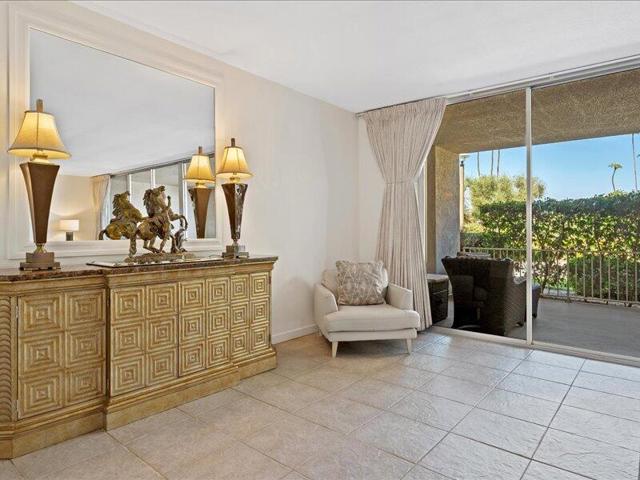 899 Island Drive, Rancho Mirage CA: https://media.crmls.org/mediaz/c9a43f50-9f77-417f-bf8b-8189950d7781.jpg