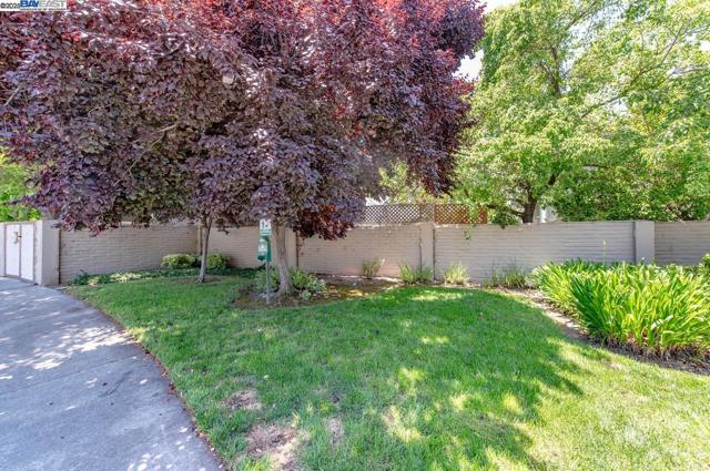 243 Rachael Pl, Pleasanton CA: https://media.crmls.org/mediaz/c9a45c8b-7231-48b1-bd90-352ffec8a5af.jpg
