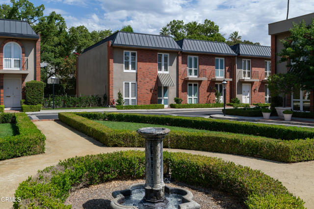 Detail Gallery Image 2 of 56 For 1105 S Orange Grove Bld, Pasadena,  CA 91105 - 3 Beds | 2/1 Baths