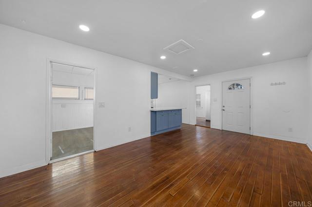 Image 9 of 17 For 271 Naples Street