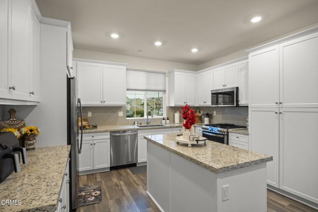 Detail Gallery Image 7 of 34 For 553 Limoneira Ln, Santa Paula,  CA 93060 - 4 Beds | 3/1 Baths