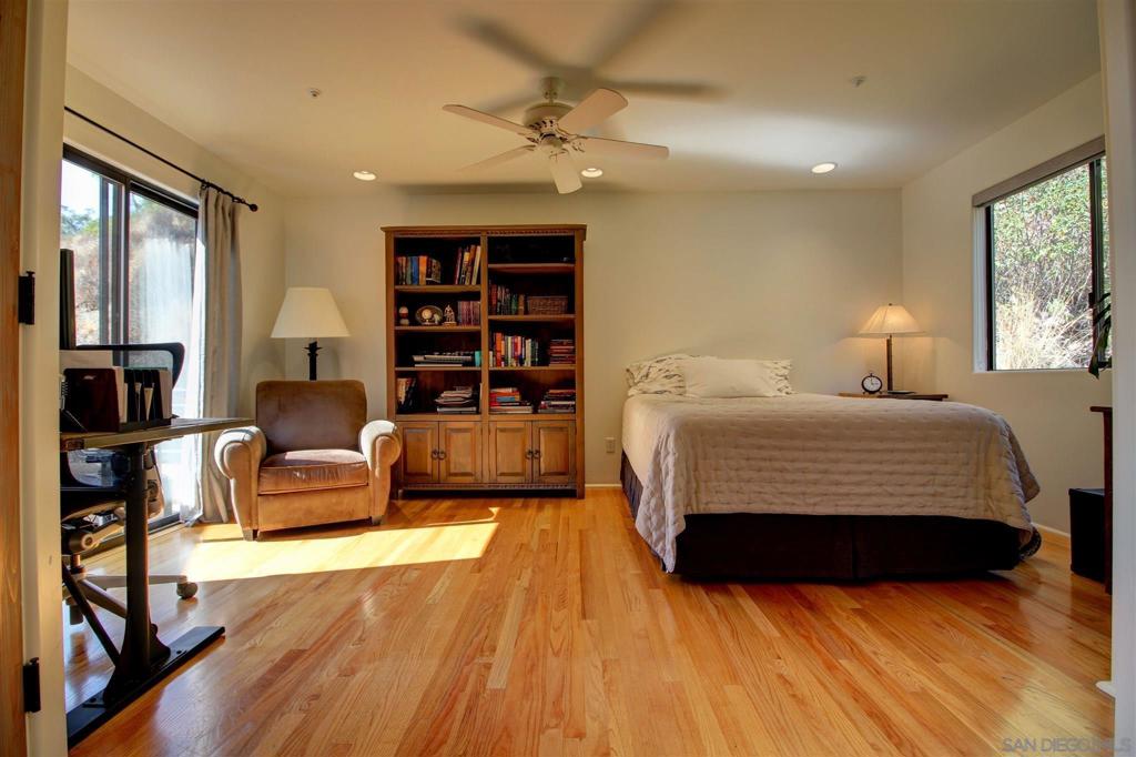 MLS #250029610SD image #25