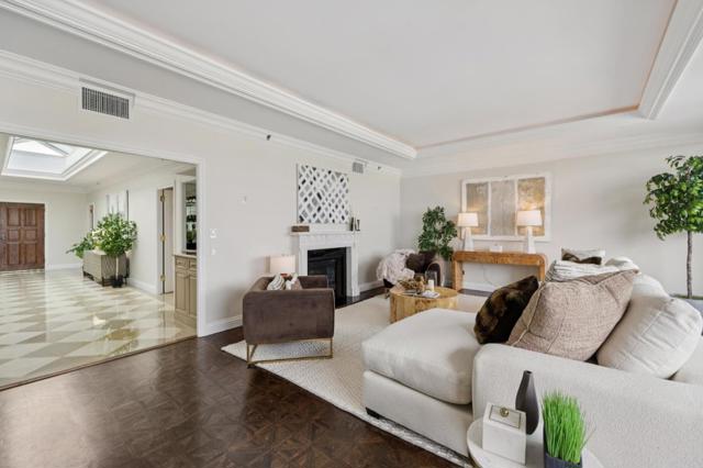 555 Laurel Avenue, San Mateo CA: https://media.crmls.org/mediaz/c9a660ed-6617-475a-bae7-cba1d4625dc5.jpg