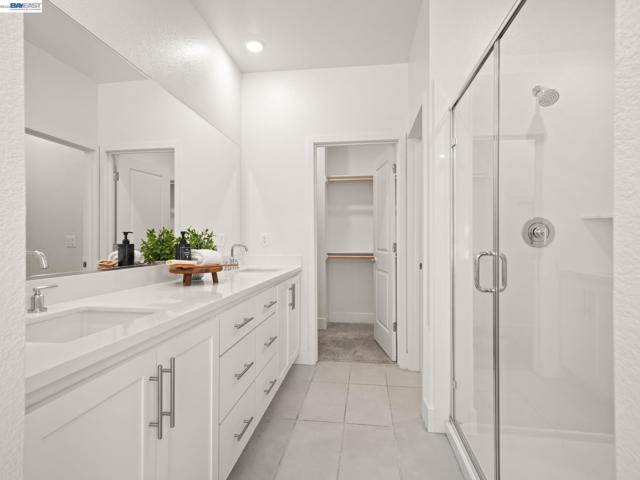 3265 Internet Cmn, Fremont CA: https://media.crmls.org/mediaz/c9a6bc6f-e000-461a-9e28-d0e7fa9673b0.jpg