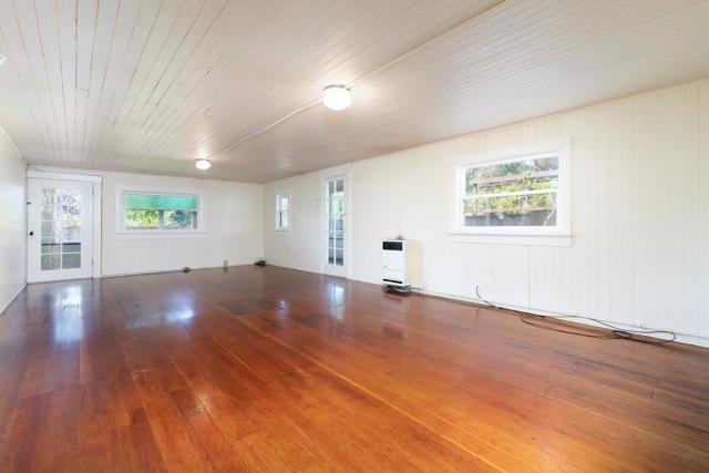 21130 E Cliff Drive, Santa Cruz CA: https://media.crmls.org/mediaz/c9a72054-8ba2-4cef-af6c-87658cfdf3e2.jpg