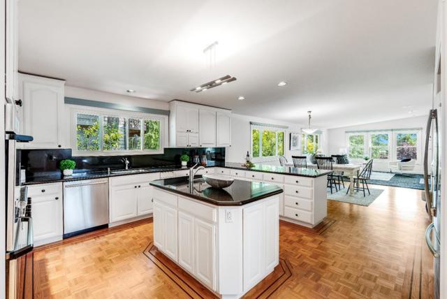 3920 Lakemead Way, Redwood City CA: https://media.crmls.org/mediaz/c9a76b65-188d-4e95-b72e-a3e65ab01563.jpg