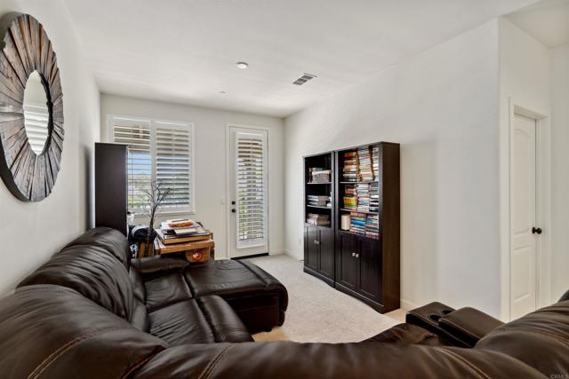 Detail Gallery Image 15 of 34 For 4203 Calle Del Vista, Oceanside,  CA 92057 - 4 Beds | 3 Baths