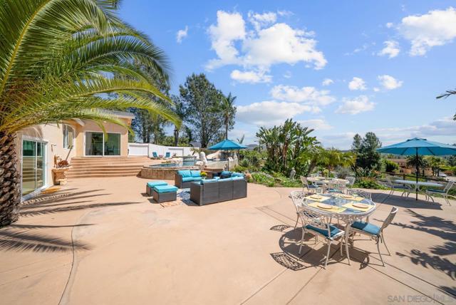 17221 Cloudcroft Dr, Poway CA: https://media.crmls.org/mediaz/c9a898de-1d3e-4386-ae4a-4676a355c8f5.jpg